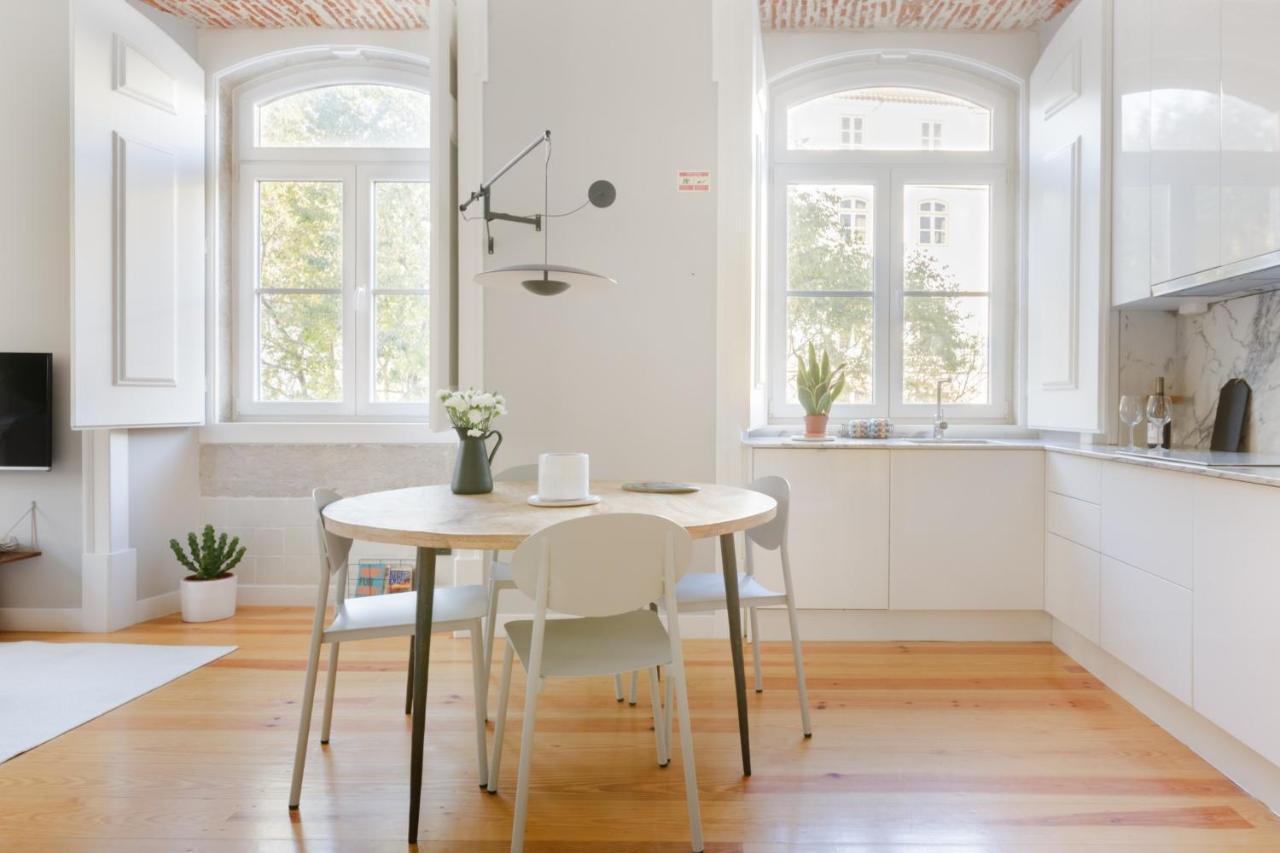 Lejlighed Update Urban Chic Flat In 19th Century Building 2 Bedrooms & 2 Bathrooms & Ac Alfama District Lisboa