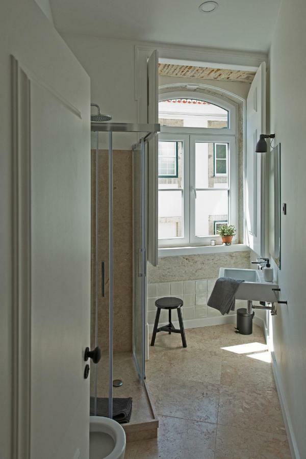 Appartement Update Urban Chic Flat In 19th Century Building 2 Bedrooms & 2 Bathrooms & Ac Alfama District Lisboa
